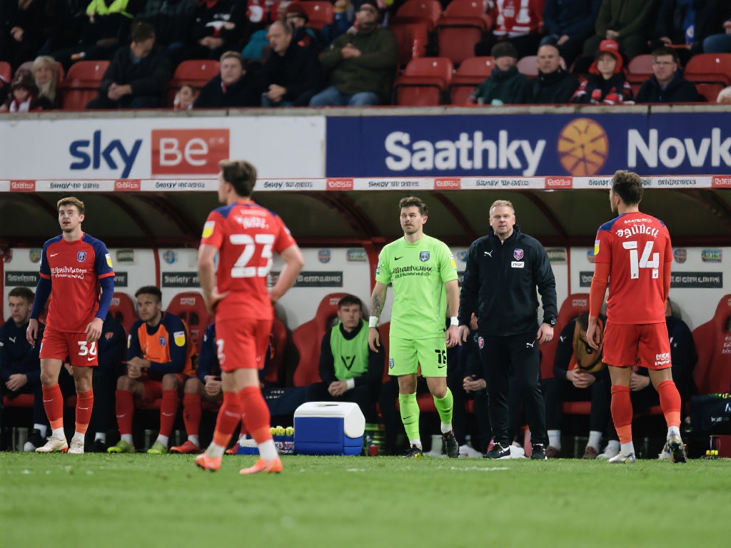 裁判们通过 裁判们通过